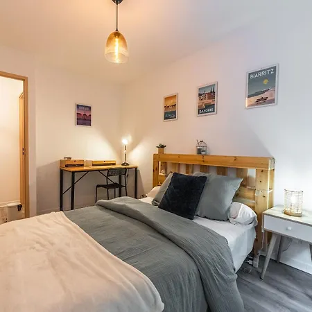 Cosy With Terrace Near Bordeaux דירה
